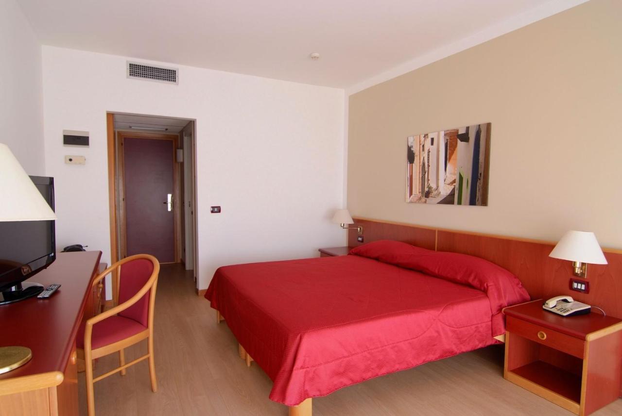 Hotel Torre Normanna Altavilla Milicia Exterior foto